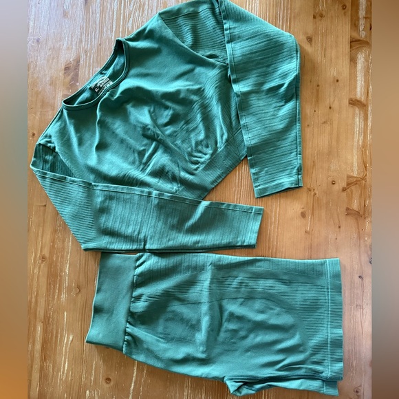 PrettyLittleThing Other - PrettyLittleThing Teal Activewear Two-Piece Set